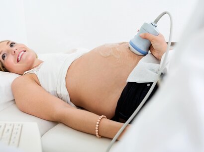 Bezpłatne badania prenatalne dla wszystkich kobiet w ciąży  – co to właściwie znaczy?